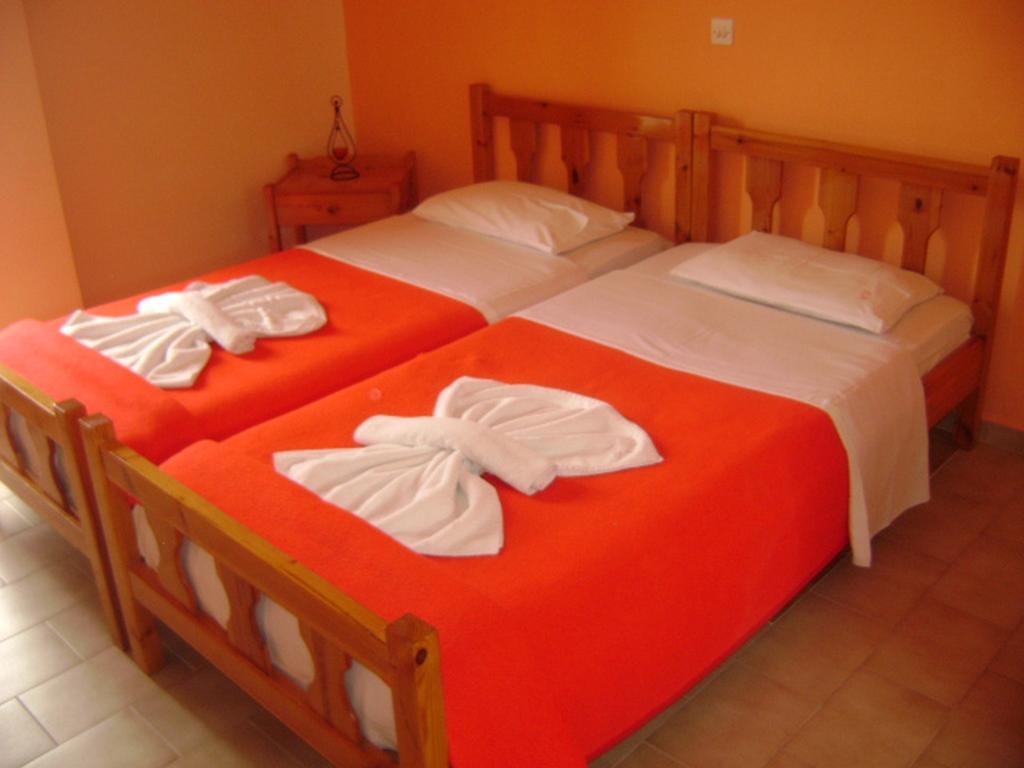Adonis Beach Hotel Heraclión Exterior foto